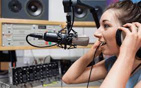 How to become a radio presenter in Nigeria (step by step)